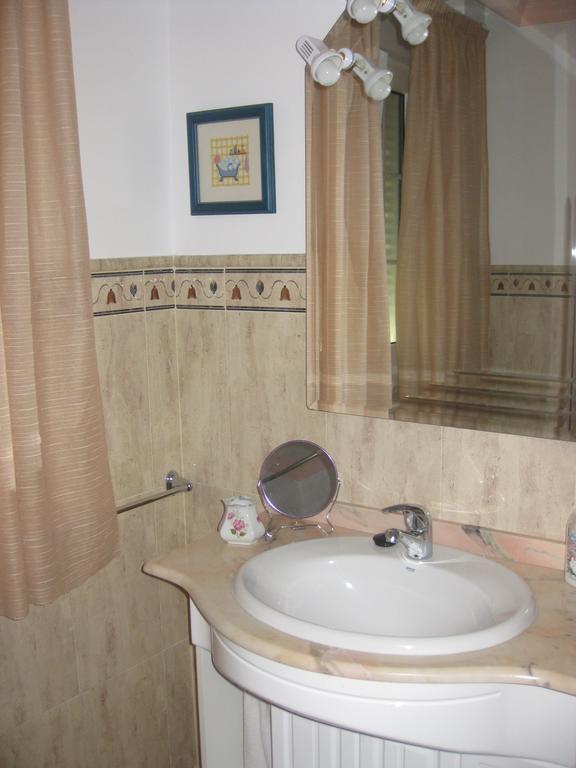 Villa Remedios Cuevas del Becerro Phòng bức ảnh